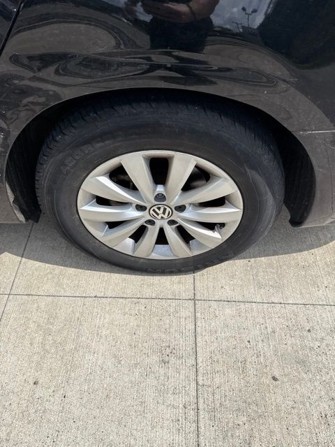Thumbnail: 2014 Volkswagen Passat - 13