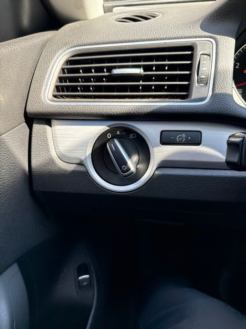 Thumbnail: 2013 Volkswagen Passat - 20