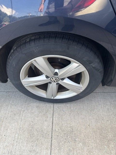 Thumbnail: 2012 Volkswagen Passat - 5