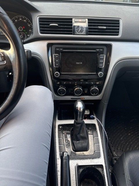 Thumbnail: 2012 Volkswagen Passat - 20