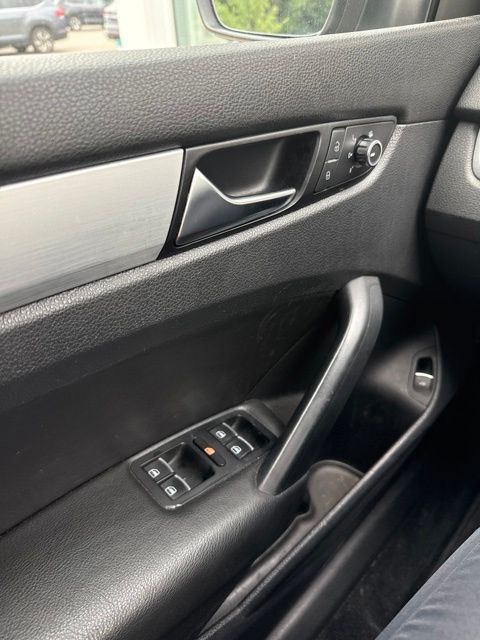 Thumbnail: 2013 Volkswagen Passat - 22