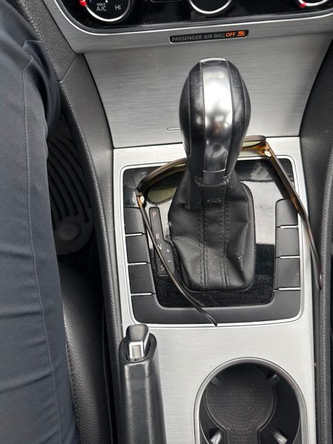 Thumbnail: 2013 Volkswagen Passat - 10
