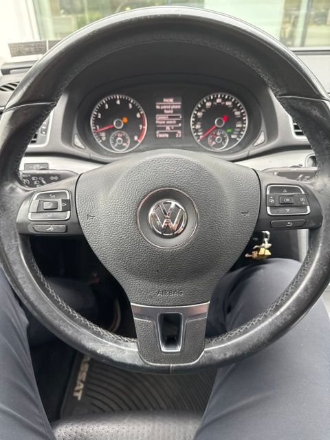 Thumbnail: 2013 Volkswagen Passat - 8