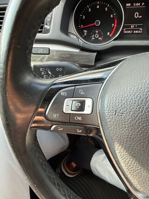 Thumbnail: 2016 Volkswagen Passat - 19