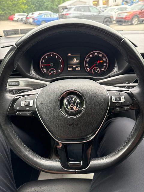 Thumbnail: 2021 Volkswagen Passat - 17