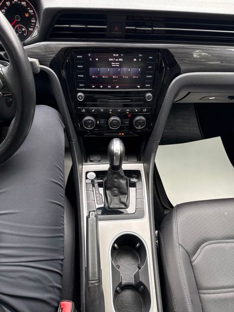 Thumbnail: 2021 Volkswagen Passat - 22
