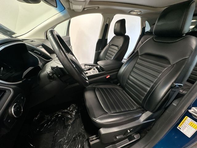 Thumbnail: 2020 Ford Edge - 12