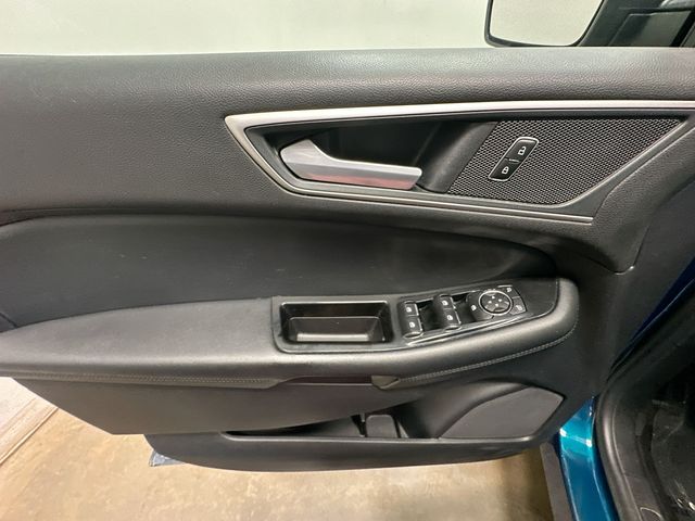 Thumbnail: 2020 Ford Edge - 27