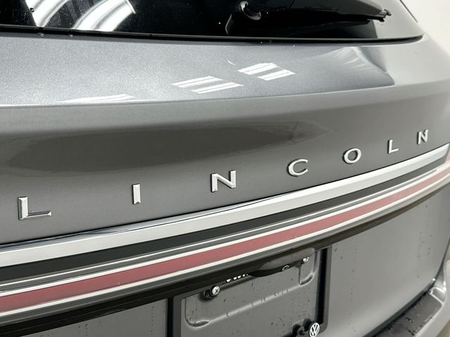 Thumbnail: 2022 Lincoln Nautilus - 31