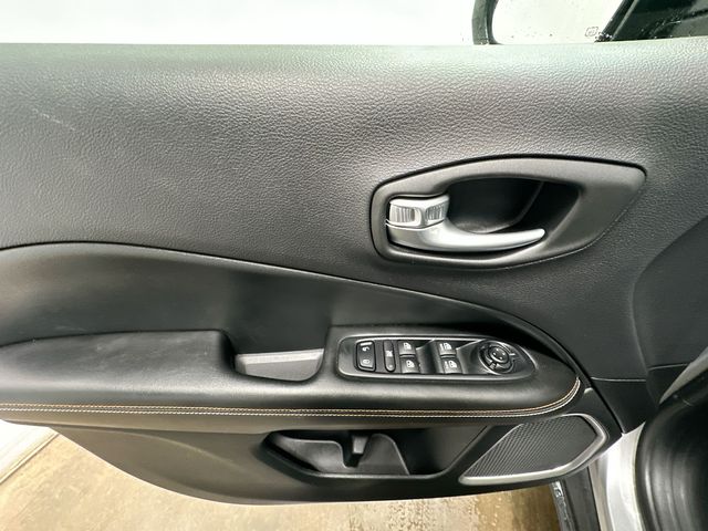 Thumbnail: 2018 Jeep Compass - 23