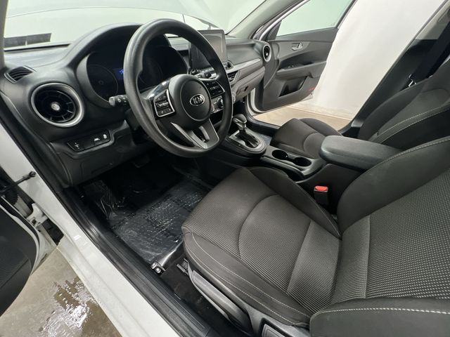 Thumbnail: 2020 Kia Forte - 10