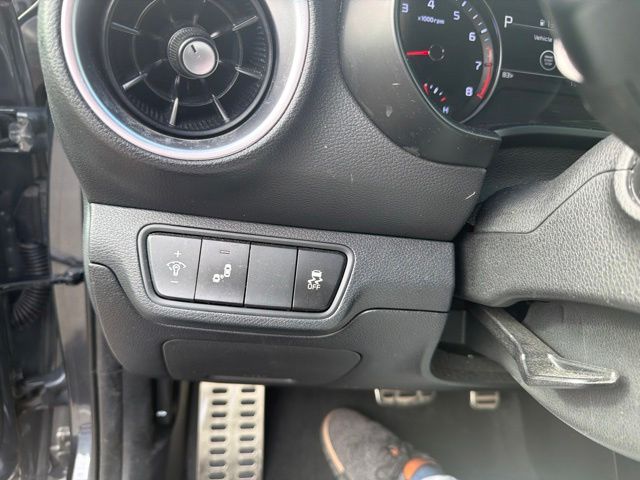 Thumbnail: 2023 Kia Forte - 17