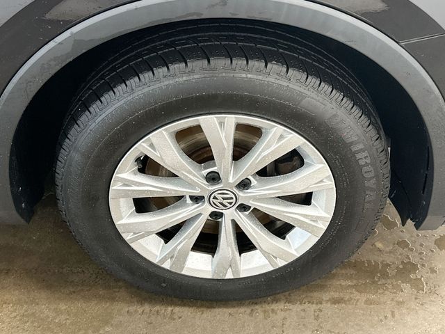 Thumbnail: 2018 Volkswagen Tiguan - 8