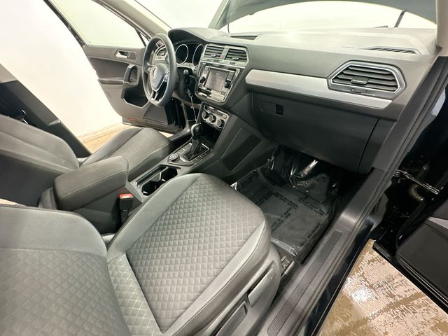 Thumbnail: 2018 Volkswagen Tiguan - 14