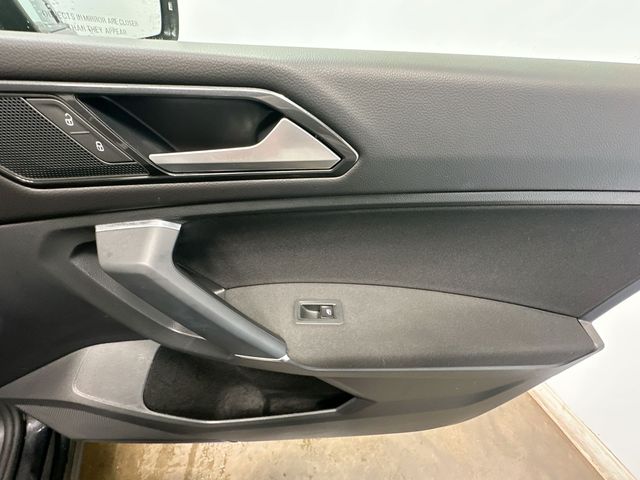 Thumbnail: 2018 Volkswagen Tiguan - 26