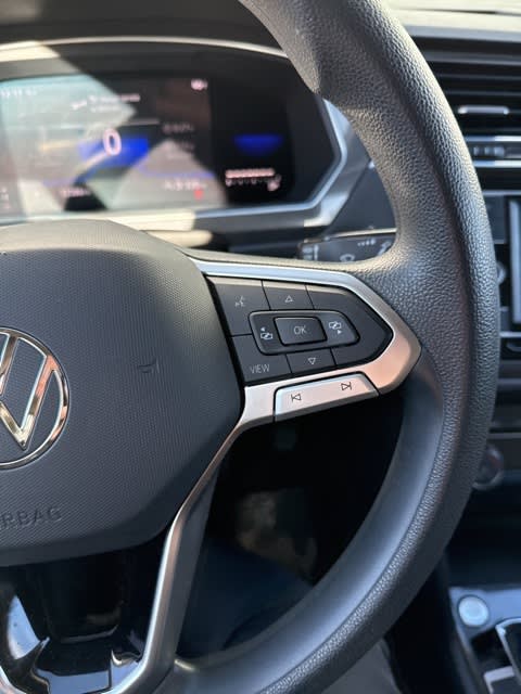 Thumbnail: 2022 Volkswagen Tiguan - 17