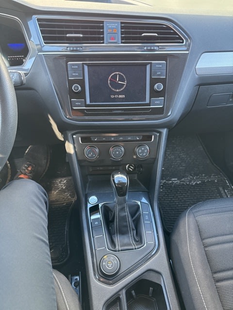 Thumbnail: 2022 Volkswagen Tiguan - 21