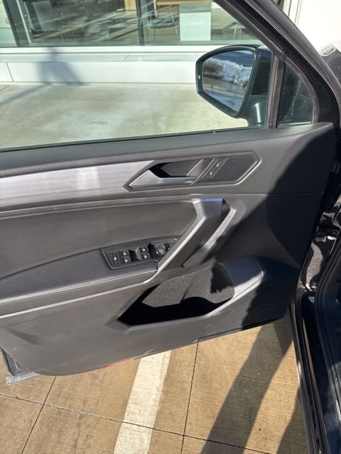 Thumbnail: 2022 Volkswagen Tiguan - 15