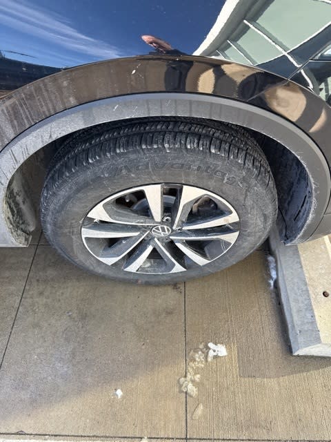 Thumbnail: 2022 Volkswagen Tiguan - 7