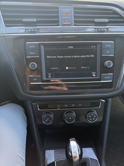 Thumbnail: 2018 Volkswagen Tiguan - 17
