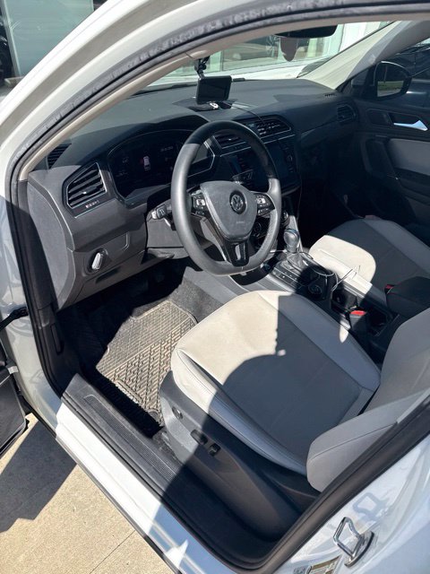Thumbnail: 2020 Volkswagen Tiguan - 15