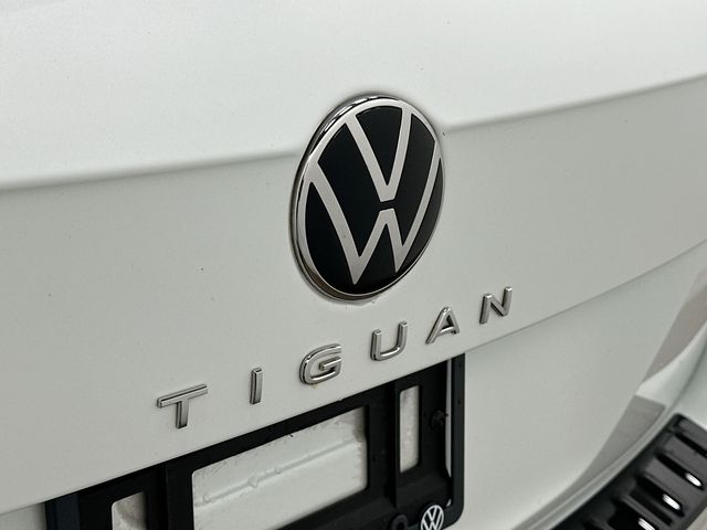 Thumbnail: 2023 Volkswagen Tiguan - 7