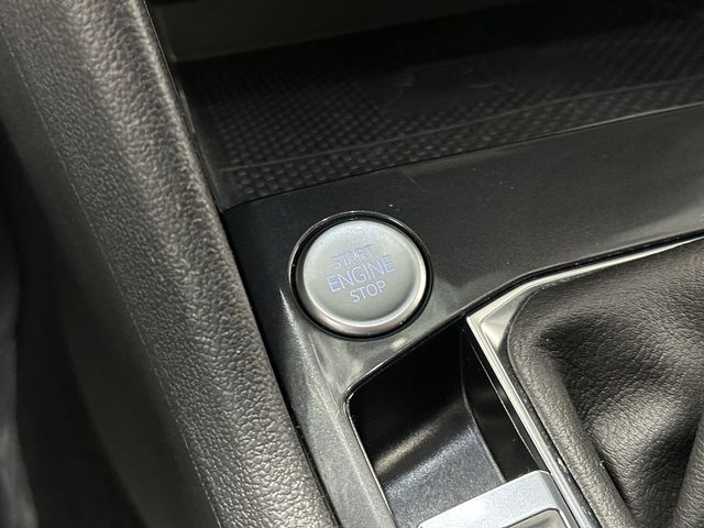 Thumbnail: 2022 Volkswagen Tiguan - 20