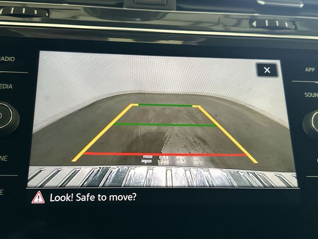 Thumbnail: 2022 Volkswagen Tiguan - 22