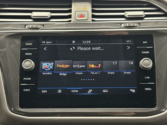 Thumbnail: 2022 Volkswagen Tiguan - 14