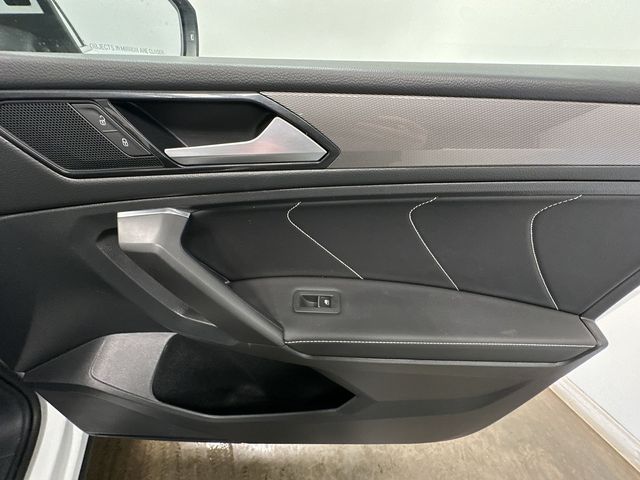 Thumbnail: 2022 Volkswagen Tiguan - 28