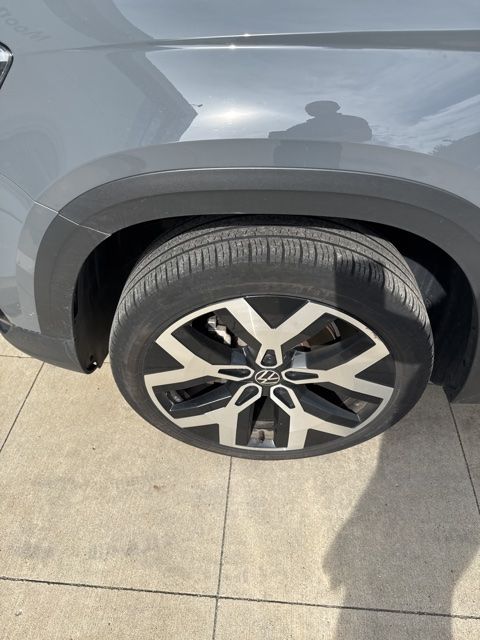 Thumbnail: 2023 Volkswagen Taos - 14