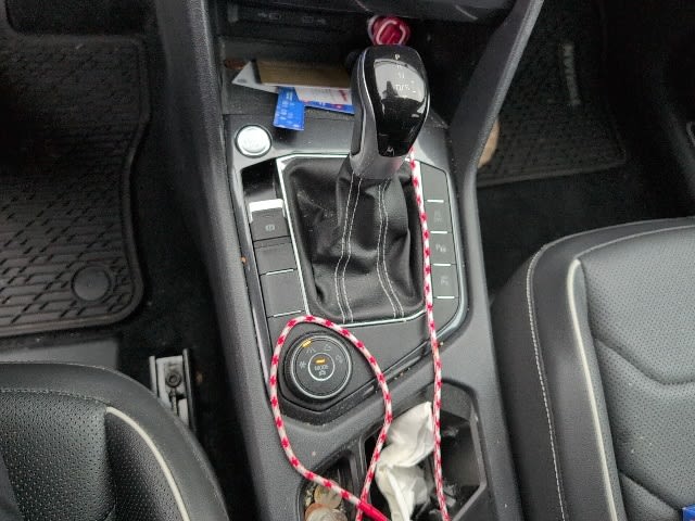 Thumbnail: 2022 Volkswagen Tiguan - 10