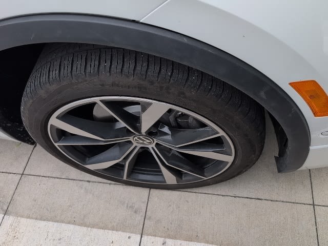 Thumbnail: 2022 Volkswagen Tiguan - 7