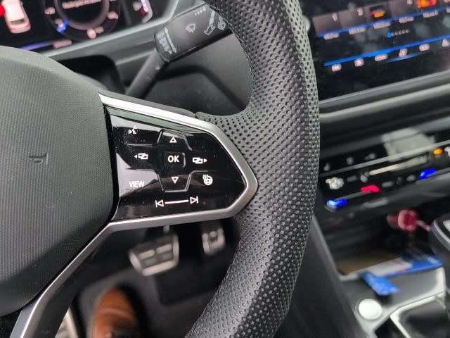 Thumbnail: 2022 Volkswagen Tiguan - 18