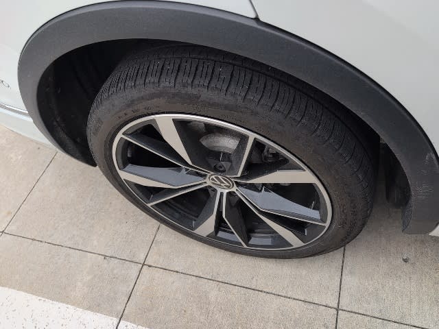 Thumbnail: 2022 Volkswagen Tiguan - 14