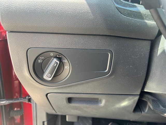 Thumbnail: 2019 Volkswagen Tiguan - 16