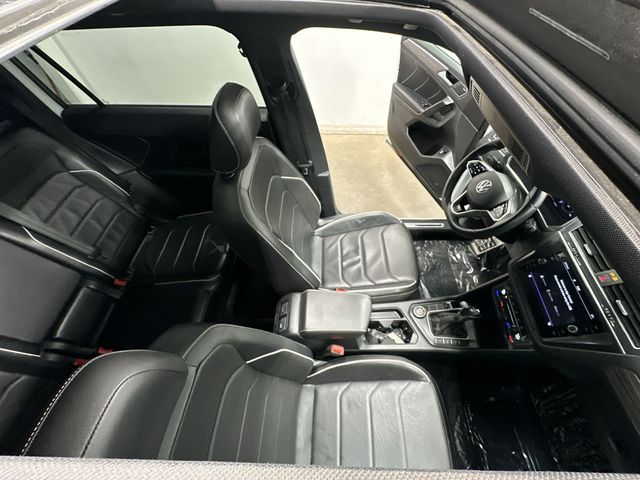 Thumbnail: 2022 Volkswagen Tiguan - 11