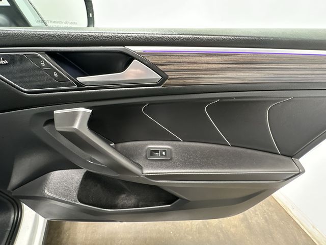 Thumbnail: 2022 Volkswagen Tiguan - 30