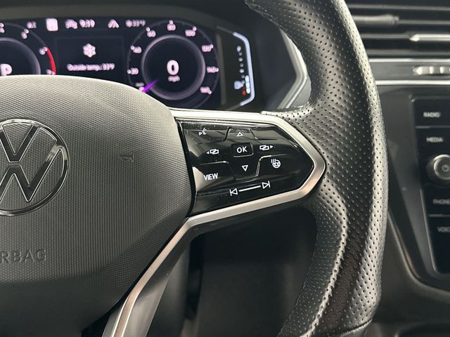 Thumbnail: 2022 Volkswagen Tiguan - 19