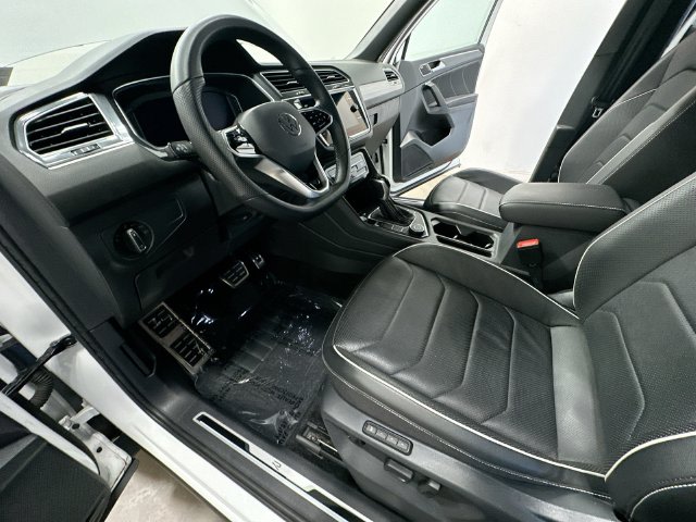 Thumbnail: 2024 Volkswagen Tiguan - 12