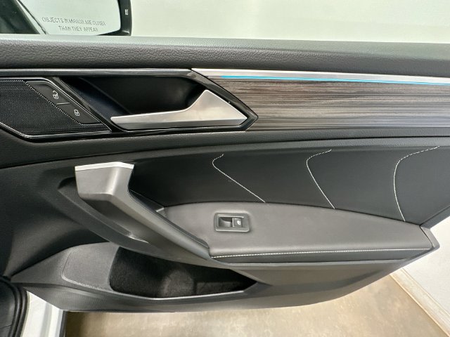 Thumbnail: 2024 Volkswagen Tiguan - 30