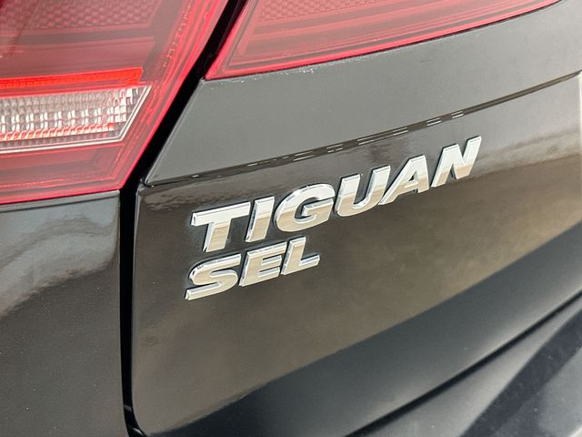 Thumbnail: 2021 Volkswagen Tiguan - 32