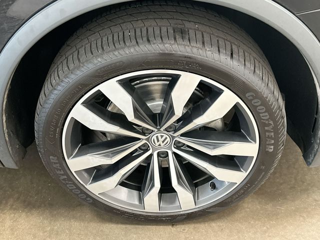 Thumbnail: 2021 Volkswagen Tiguan - 8