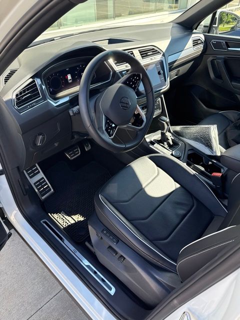 Thumbnail: 2022 Volkswagen Tiguan - 2