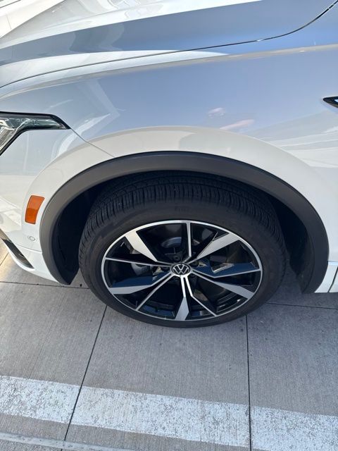 Thumbnail: 2022 Volkswagen Tiguan - 9