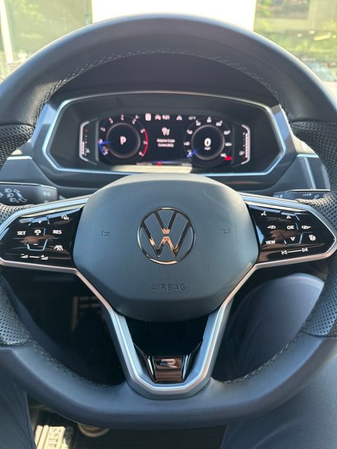 Thumbnail: 2022 Volkswagen Tiguan - 16