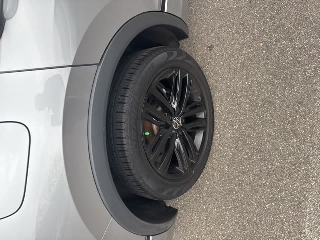 Thumbnail: 2022 Volkswagen Tiguan - 12