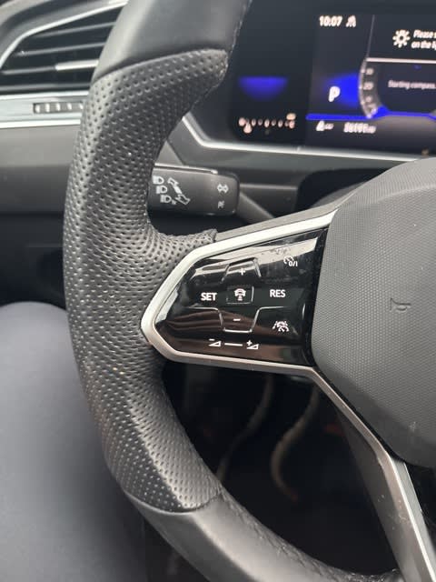 Thumbnail: 2022 Volkswagen Tiguan - 18