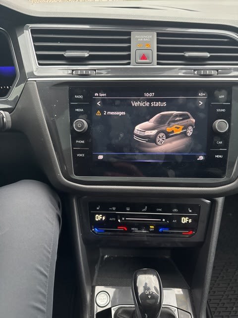 Thumbnail: 2022 Volkswagen Tiguan - 21