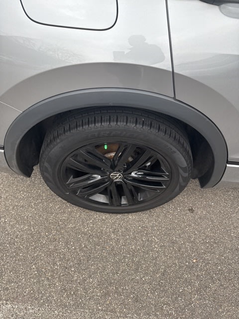 Thumbnail: 2022 Volkswagen Tiguan - 12